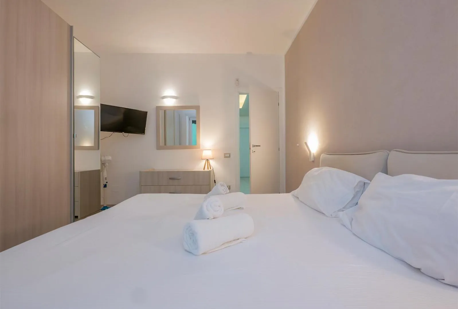 I Host Apartment - Della Torre 9 Milan