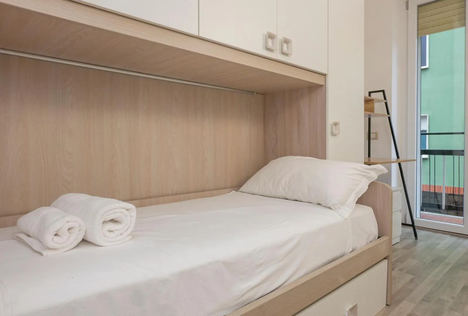 I Host Apartment - Della Torre 9 Milan 0*,