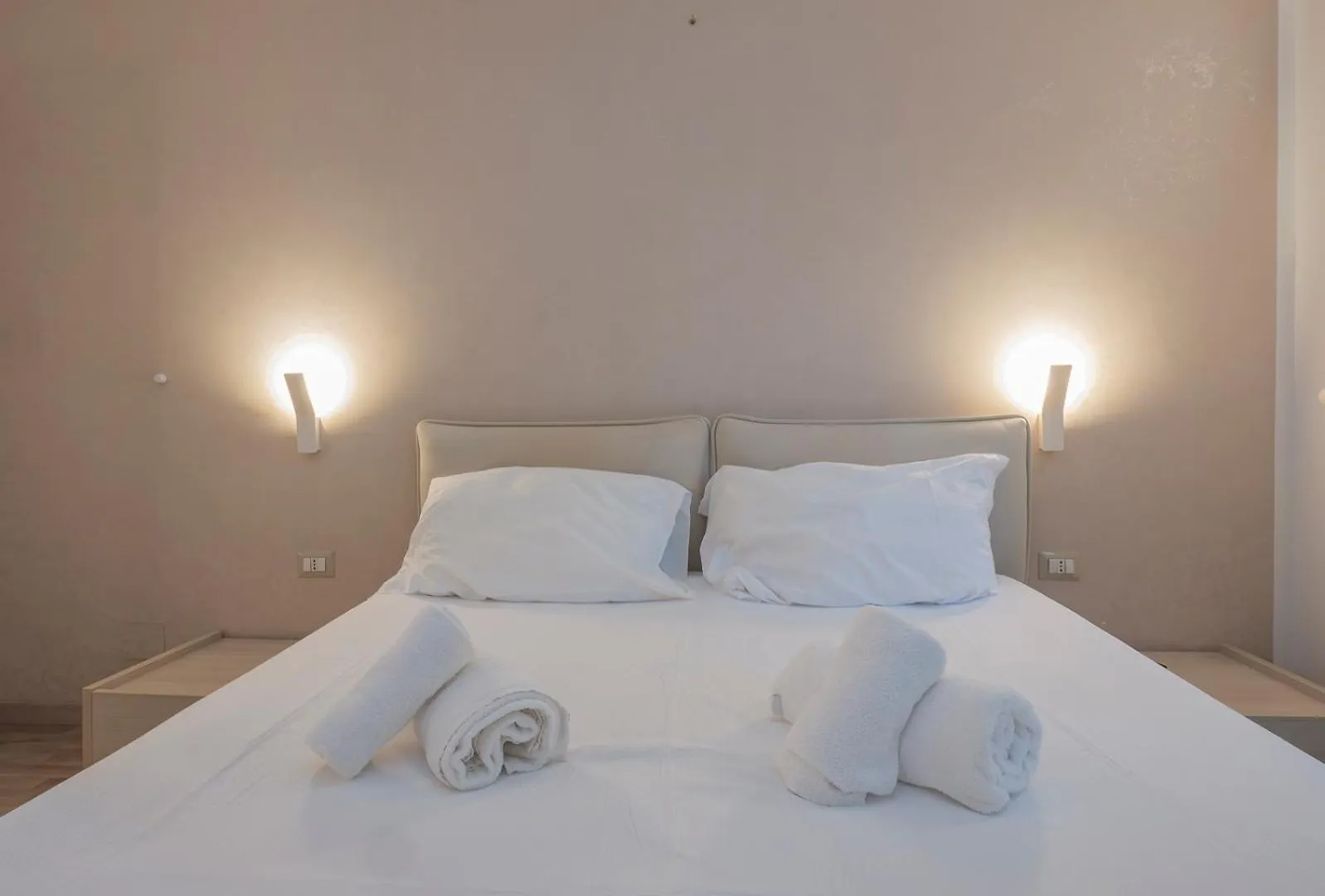 I Host Apartment - Della Torre 9 Milan